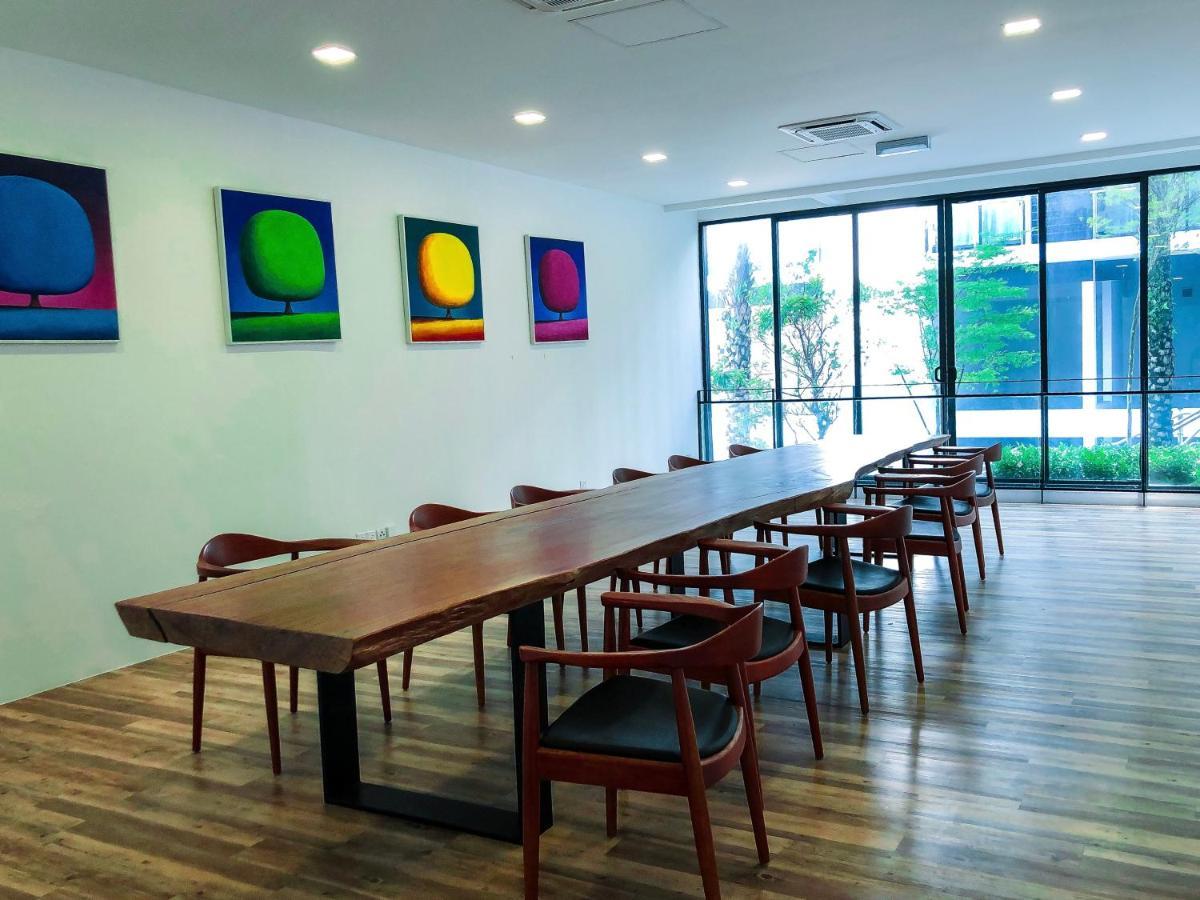 Cat City Mediterranean Theme City&Pool View Homestay 貓城地中海主題城市泳池風景民宿 كوشنج المظهر الخارجي الصورة