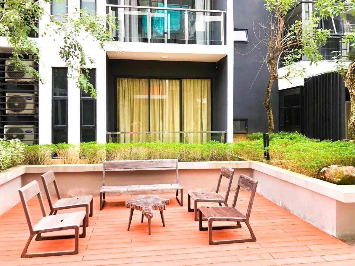 Cat City Mediterranean Theme City&Pool View Homestay 貓城地中海主題城市泳池風景民宿 كوشنج المظهر الخارجي الصورة