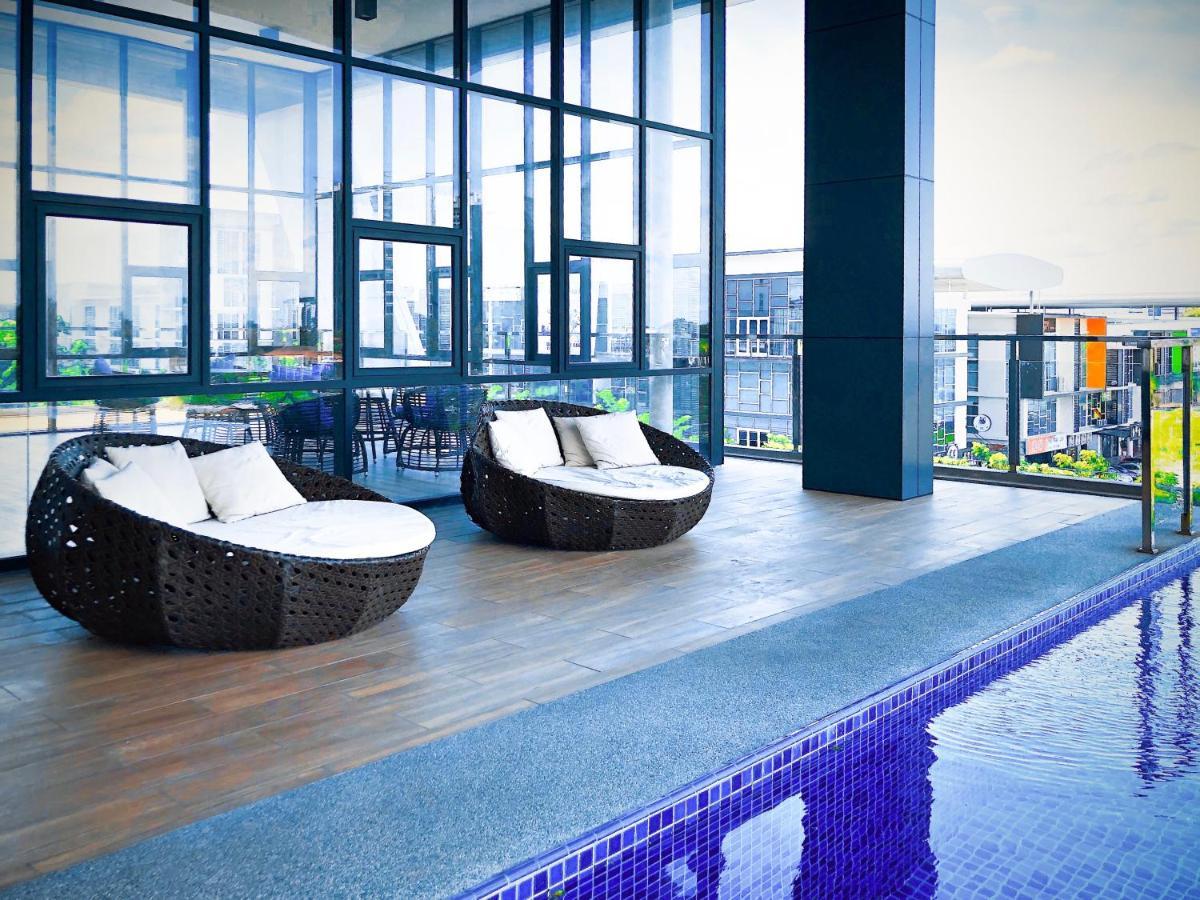Cat City Mediterranean Theme City&Pool View Homestay 貓城地中海主題城市泳池風景民宿 كوشنج المظهر الخارجي الصورة